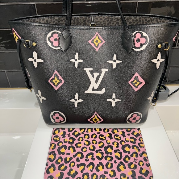 Louis Vuitton Wild at Heart Neverfull MM - Picture 3 of 15